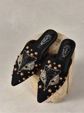 NEVER WORN Embellished Black Slip-On Pointed Mules with Fox Appliqué Size 8/40